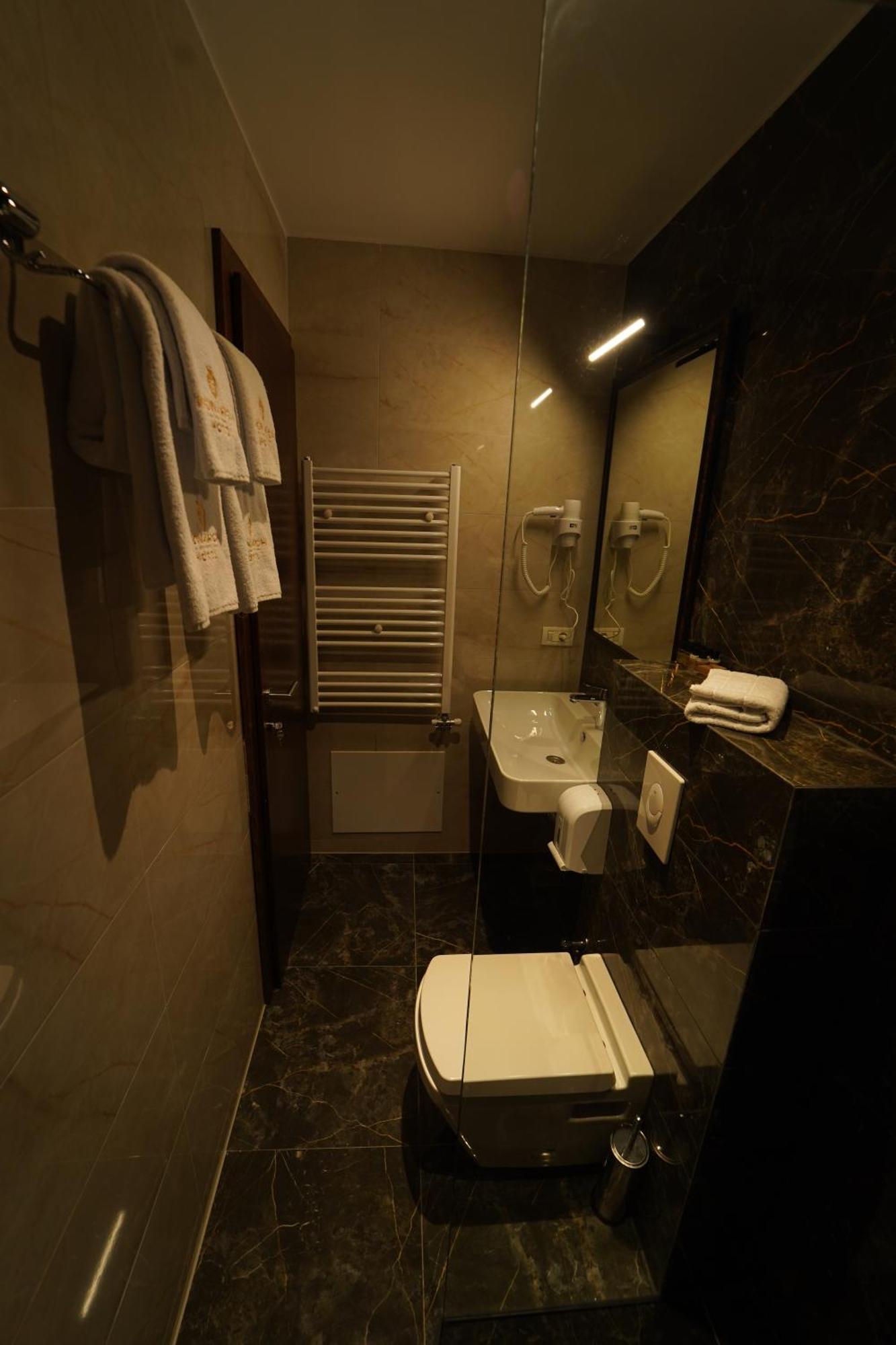 Monarch Hotel Prizren Exteriér fotografie