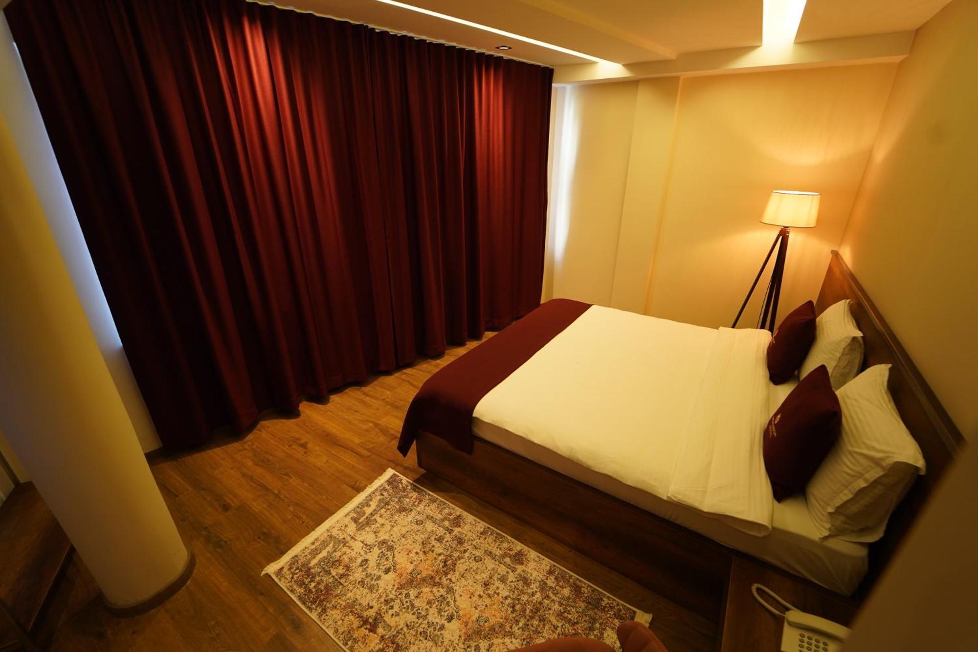 Monarch Hotel Prizren Exteriér fotografie
